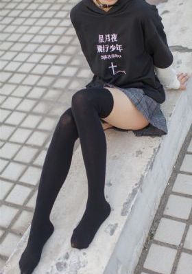 翁工允她的花蒂