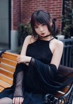 姐姐的朋友来家里做客免费观看